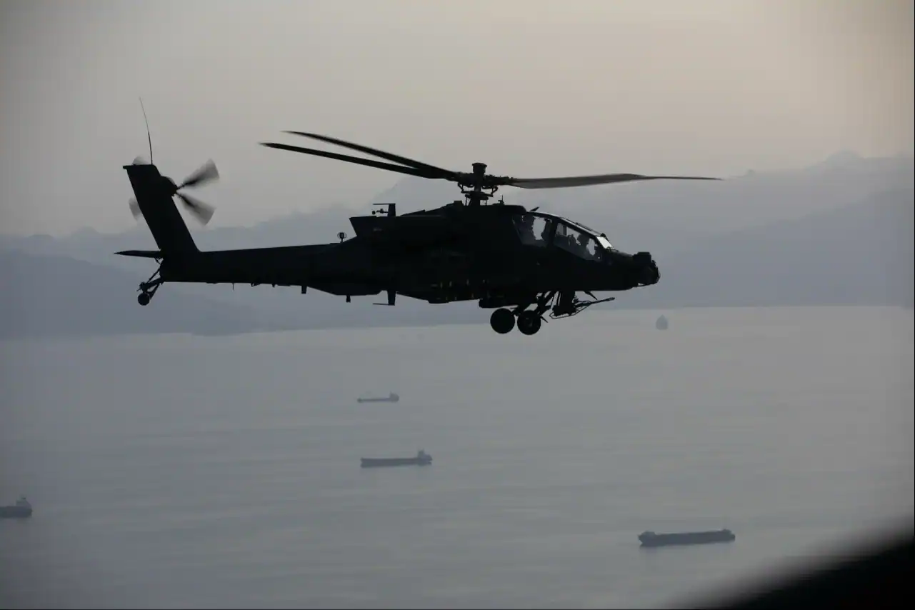 Іранський дрон збив вертоліт Apache під час відбиття атаки 9 червня в Ормузькій протоці.