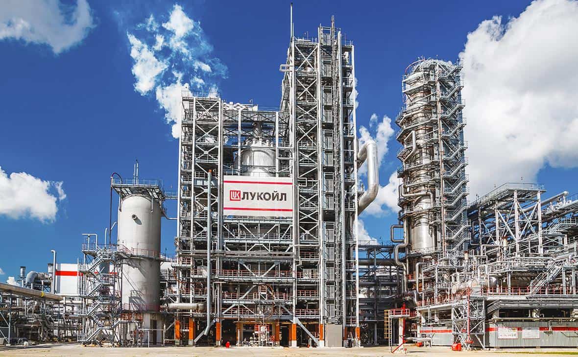 Russia’s Fourth-Largest Oil Refinery Halts Operations After Drone Strike