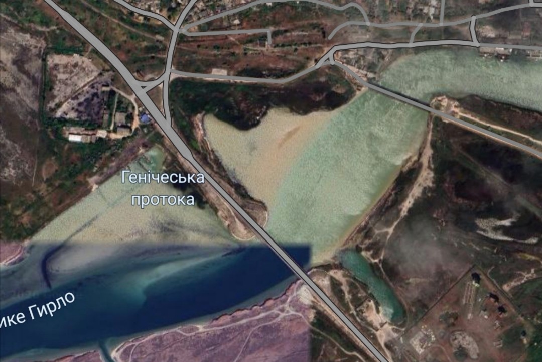 Russian Invaders Claim Missile Strike on Bridge Linking Henichesk and the Arabat Spit