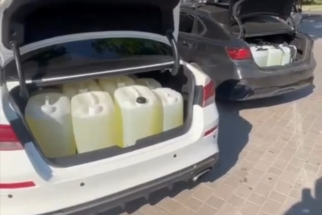 Russians Use Civilian Cars to Deliver Fuel to Frontline Troops