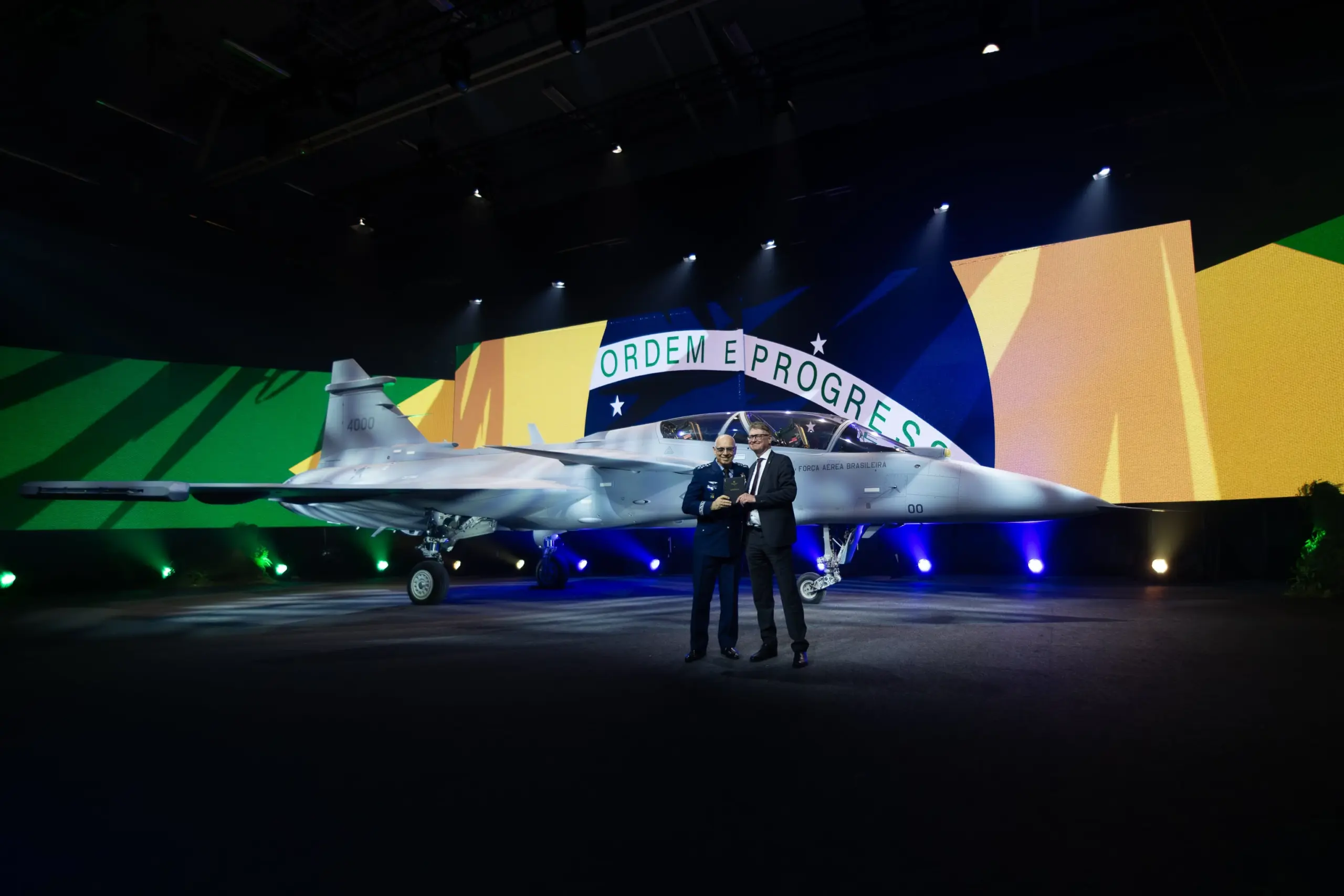 Бразилія отримала перший двомісний Gripen F від Saab