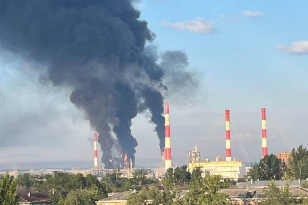 Drone Strike Halts Operations at Kuibyshev Oil Refinery in Samara, Russia