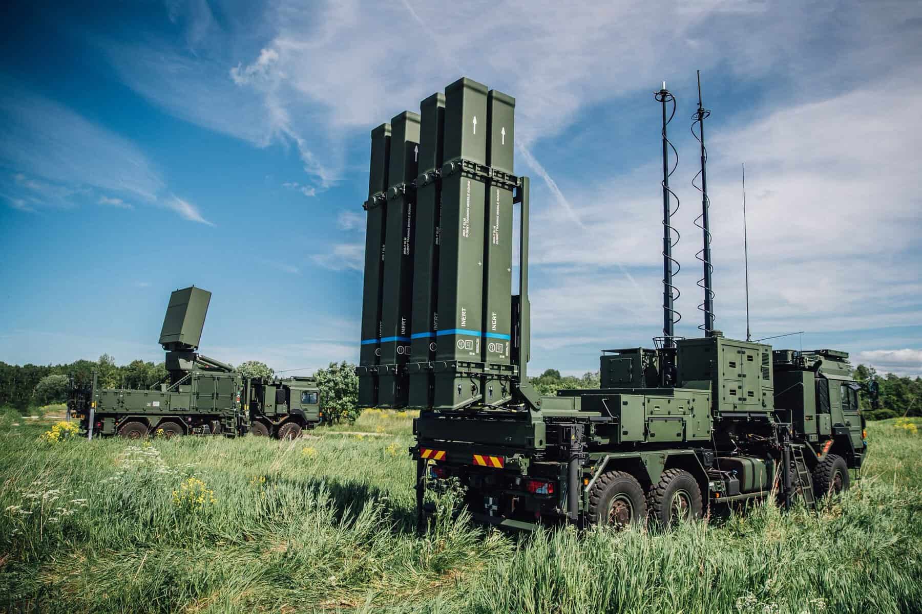 Пускова установка та РЛС до ЗРК IRIS-T SLM Сил оборони Естонії