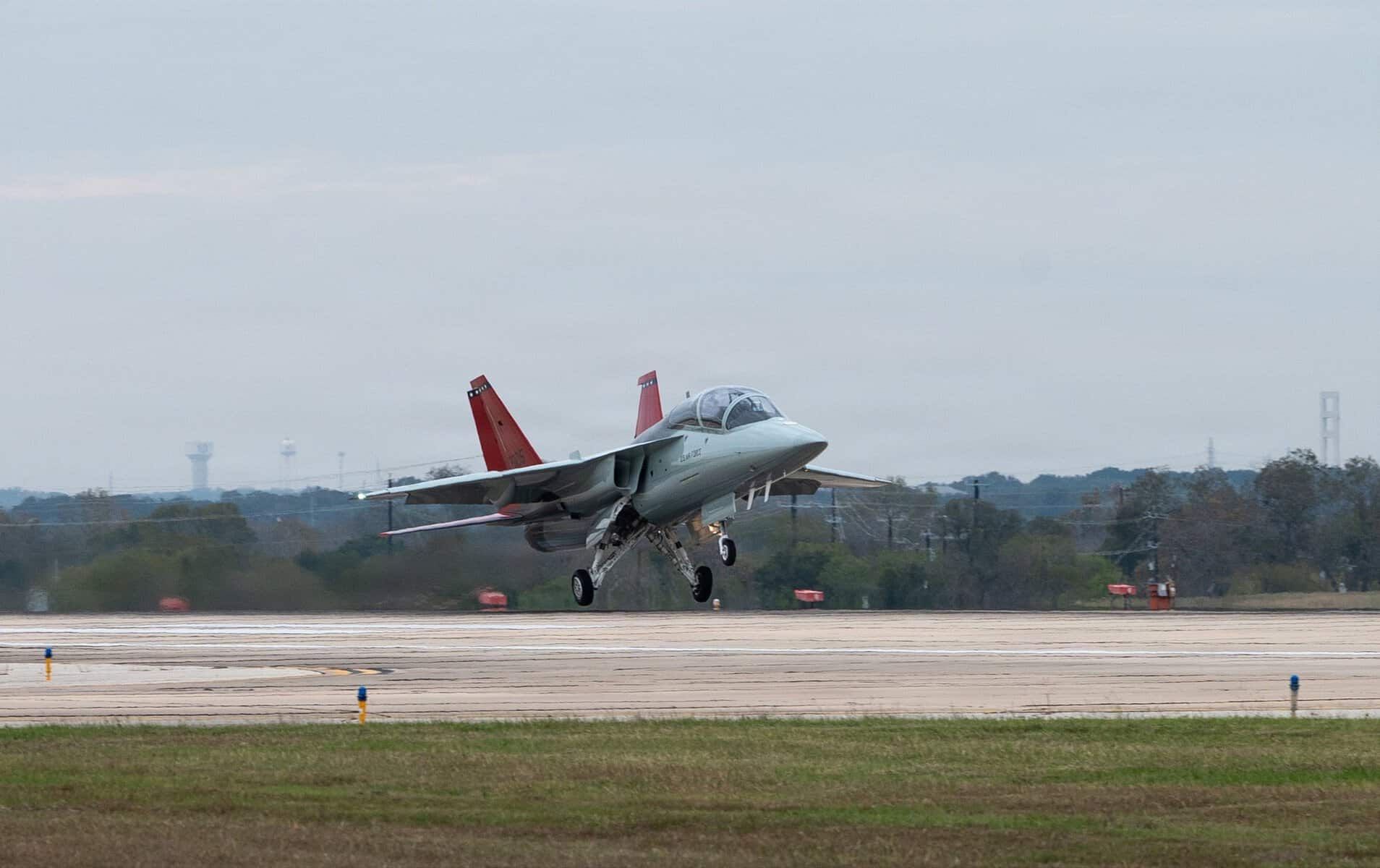 Rain Flight Limits and Technical Gaps: New T-7A Red Hawk Faces New Serious Issues
