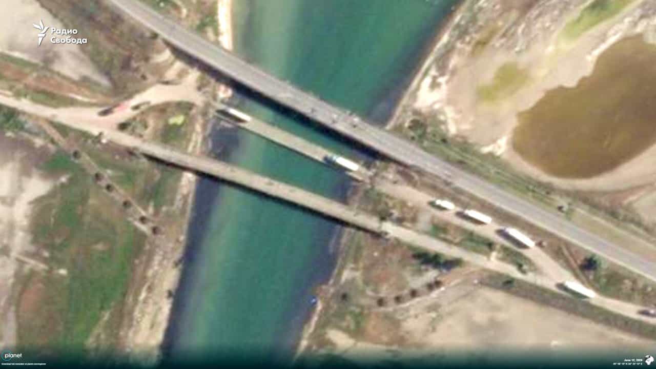 Понтонна переправа біля Чонгара вже перевантажена і є черги – супутникові знімки
