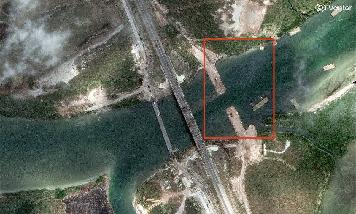 Russians Build Embankment Bridge Near Henichesk Toward Crimea