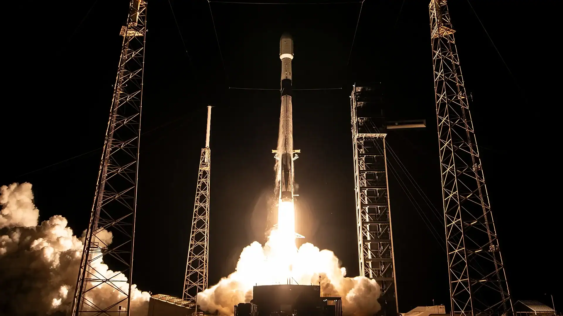 SpaceX Awarded $4.16 Billion Contract for Satellite Network to Track Aircraft and Drones