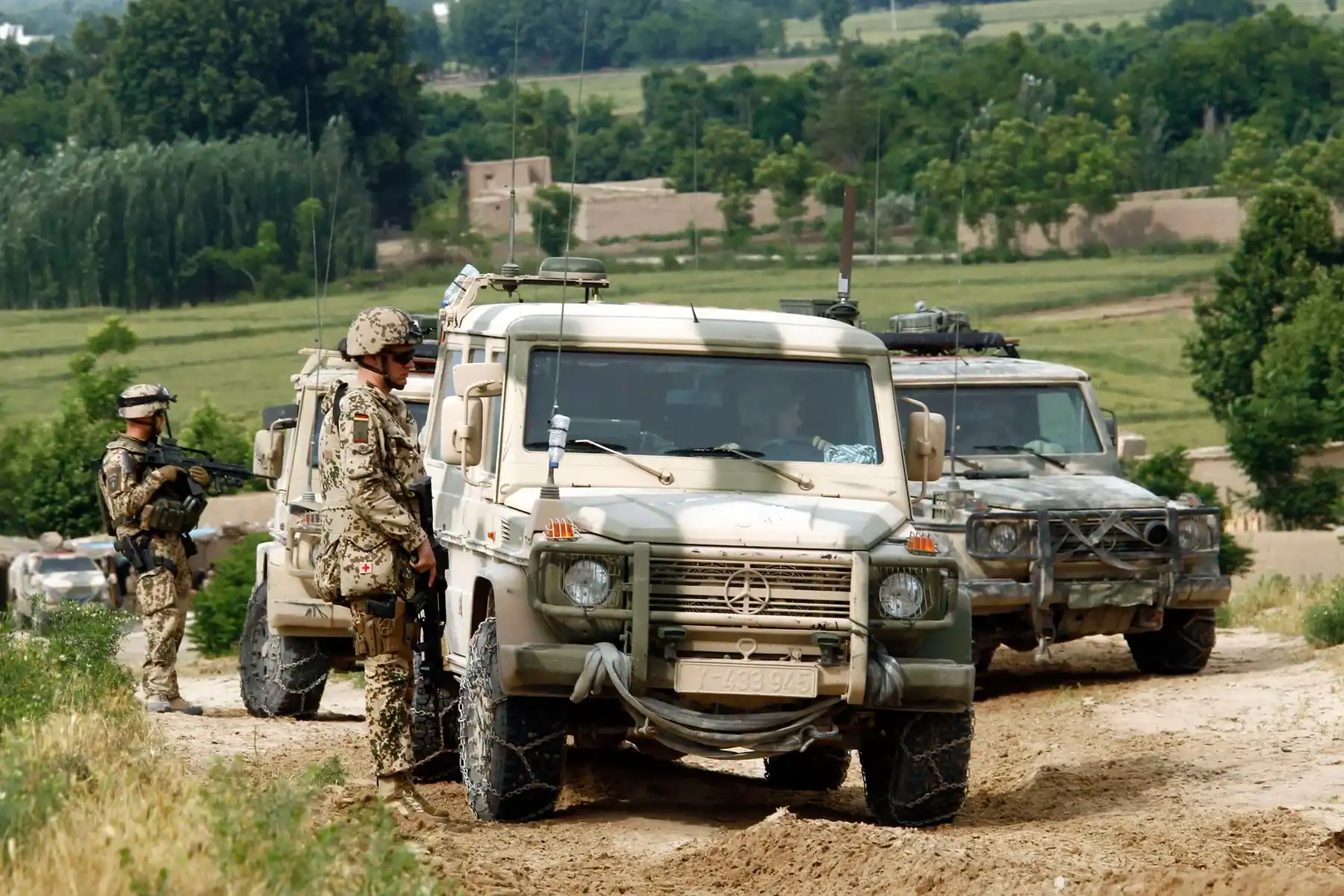 Mercedes-Benz to Integrate Tytan Interceptor Drones Tested in Ukraine Into SUVs