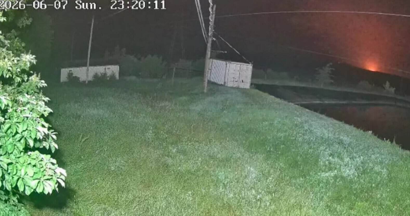 Момент вибуху дрона в Оргіївському районі Молдови потрапив на камеру відеоспостереження, 8 червня 2026. Джерело: www.rfi.fr