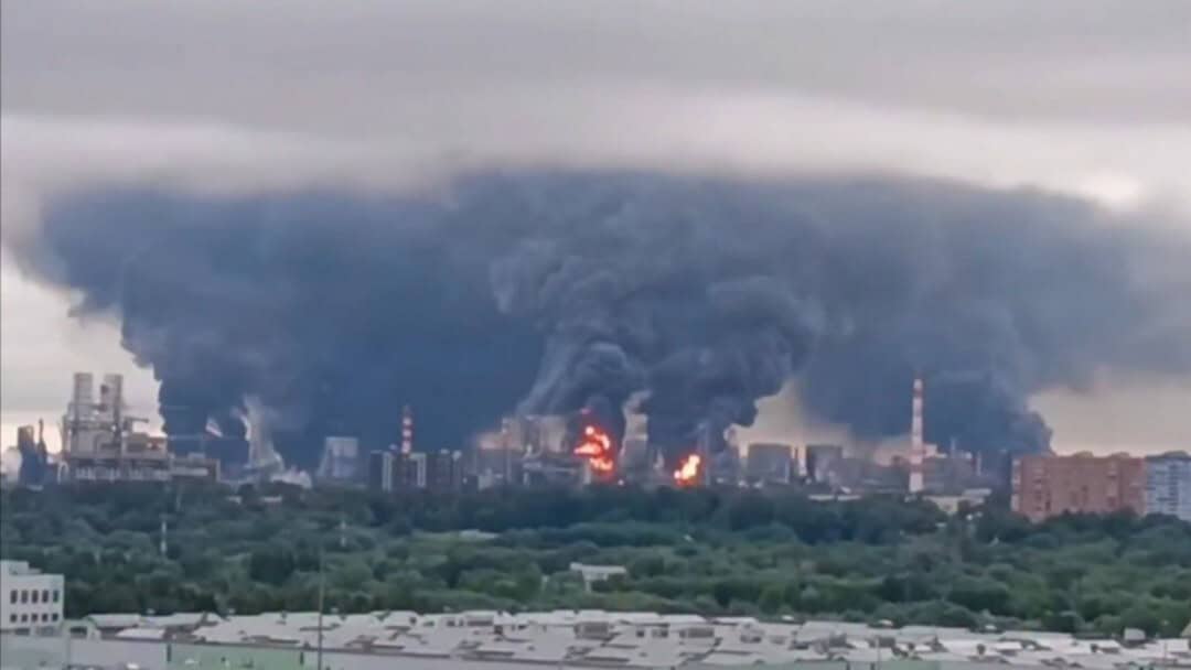 Fires Break Out at Moscow Refinery and Gukovo Oil Depot Following Ukrainian Drone Strikes