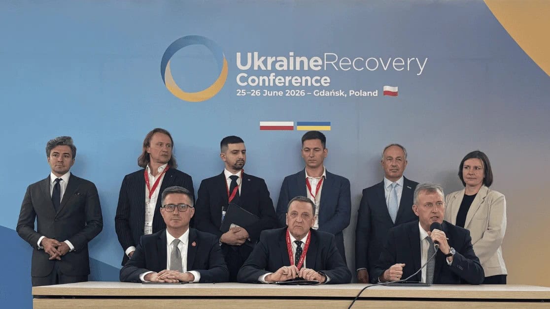 Representatives of the Ukrainian and Polish companies who agreed to cooperate on the production of engines for missiles and drones. Photo credits: Unimot press service