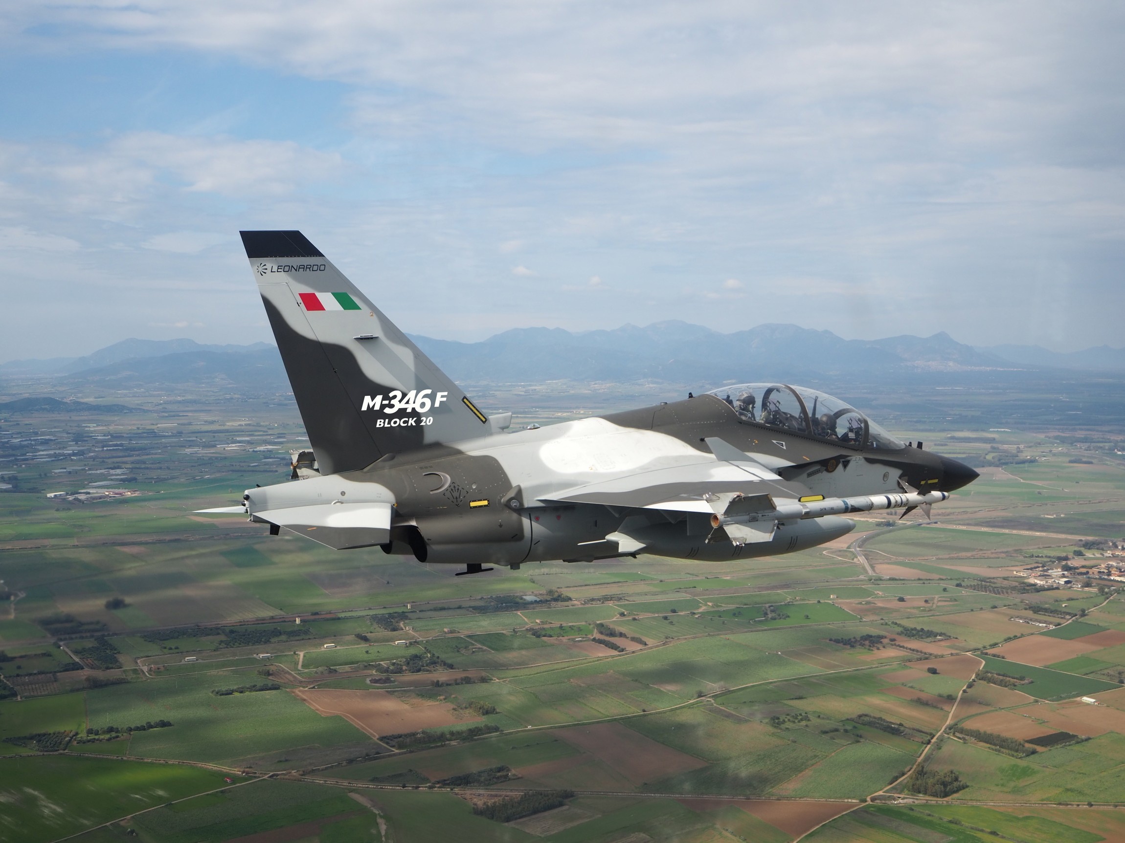 12 літаків Leonardo M-346F посилять повітряні сили Індонезії