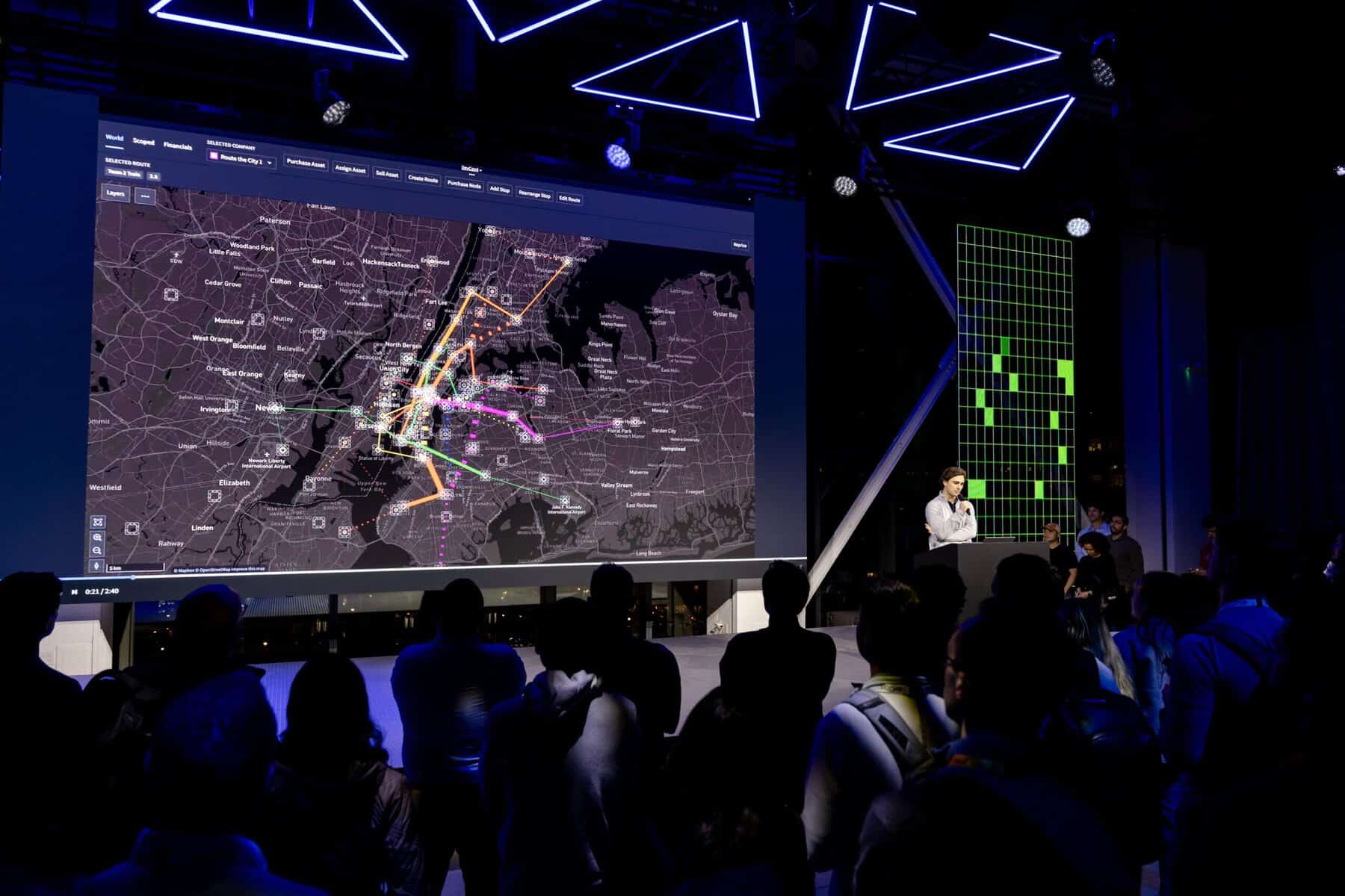 Демонстрація геопросторового інтерфейсу Palantir під час конференції DevCon4. Фото Palantir Technologies