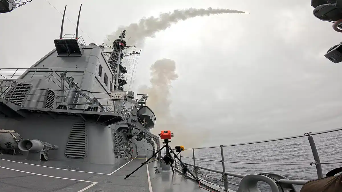 The JS Chokai launches a Tomahawk cruise missile for the first time. Photo credits: www.mod.go.jp