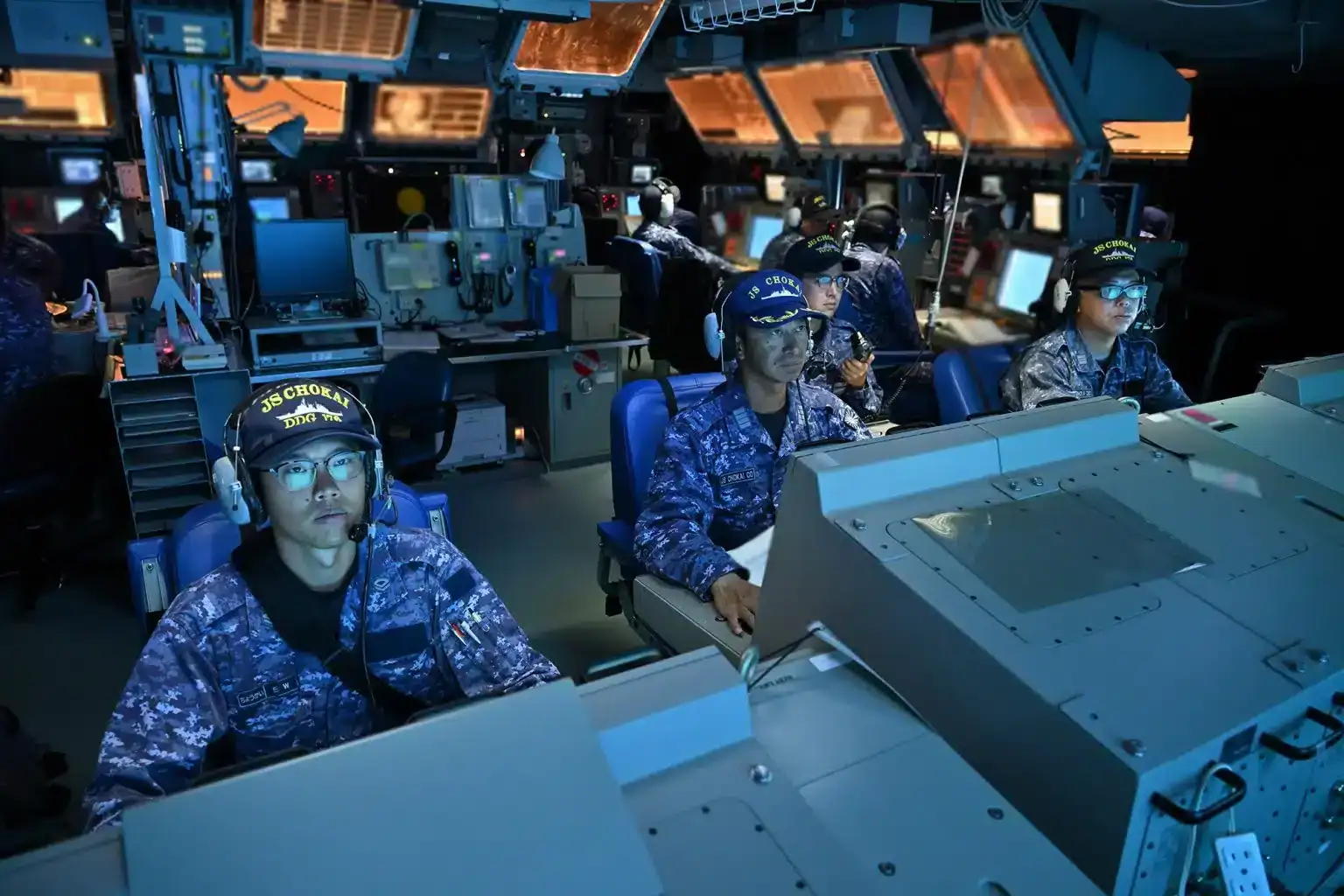 The crew of the destroyer JS Chokai. Photo credits: JMSDF