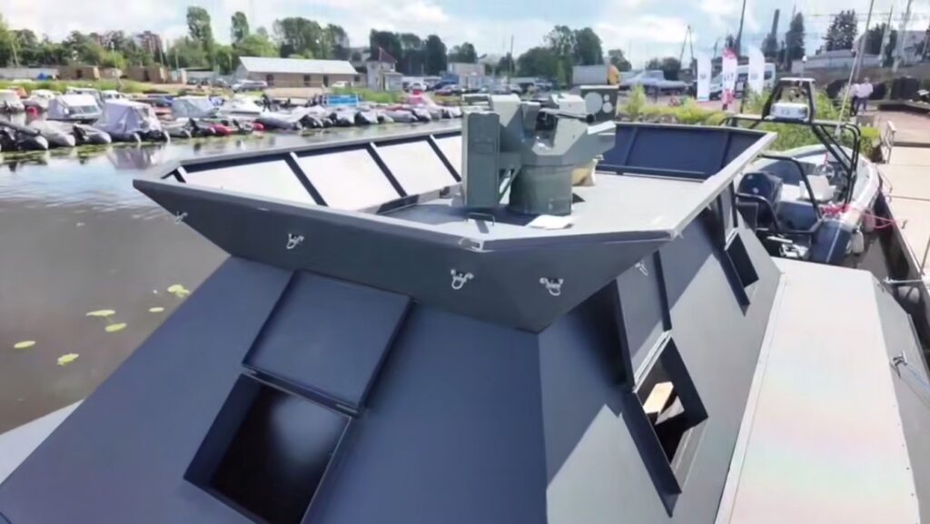 Дистанційно керований модуль з кулеметом на «Плот-40». Стопкадр із відео Александра Дрозденка