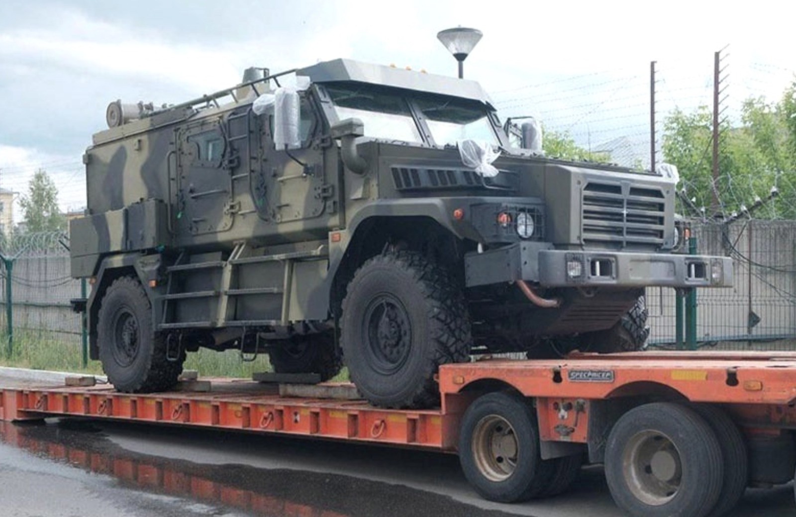 Армія РФ отримала бронемашини управління артвогнем «Планшет-М-ИР»