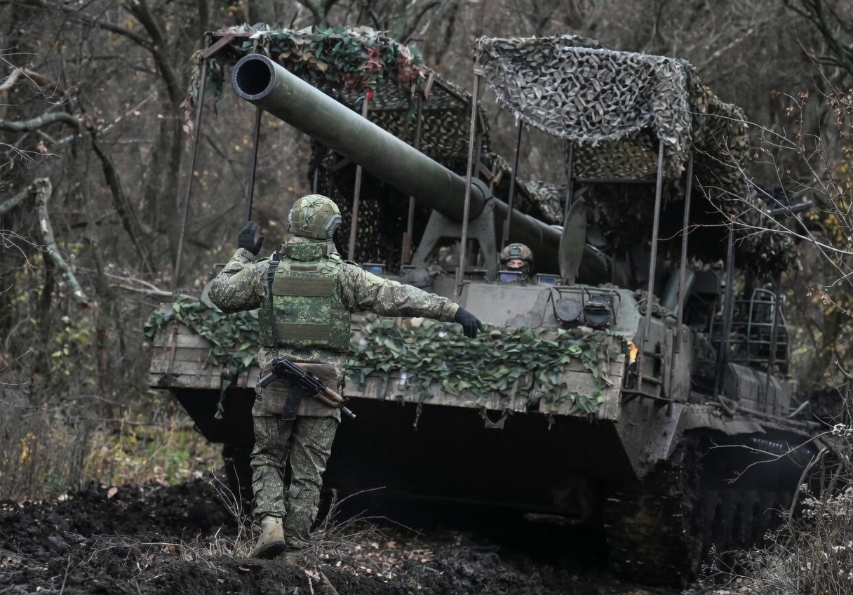 Hornet, HX-2 і HIMARS спільним ударом знищили російську САУ «Пион»