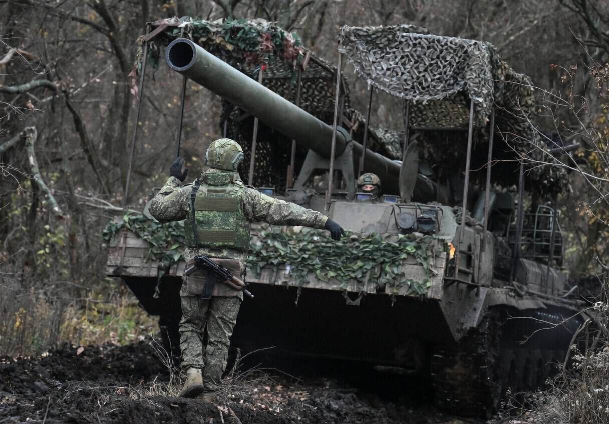 Hornet, HX-2, and HIMARS Destroy Russian Pion Self-Propelled Artillery Unit in Joint Strike
