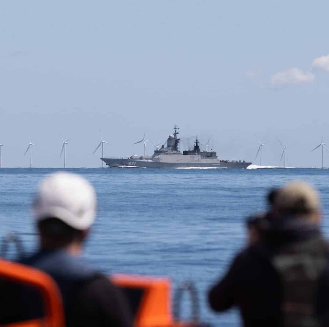 Greenpeace Documents Russian Shadow Fleet Tanker Escorted by Corvette Soobrazitelny