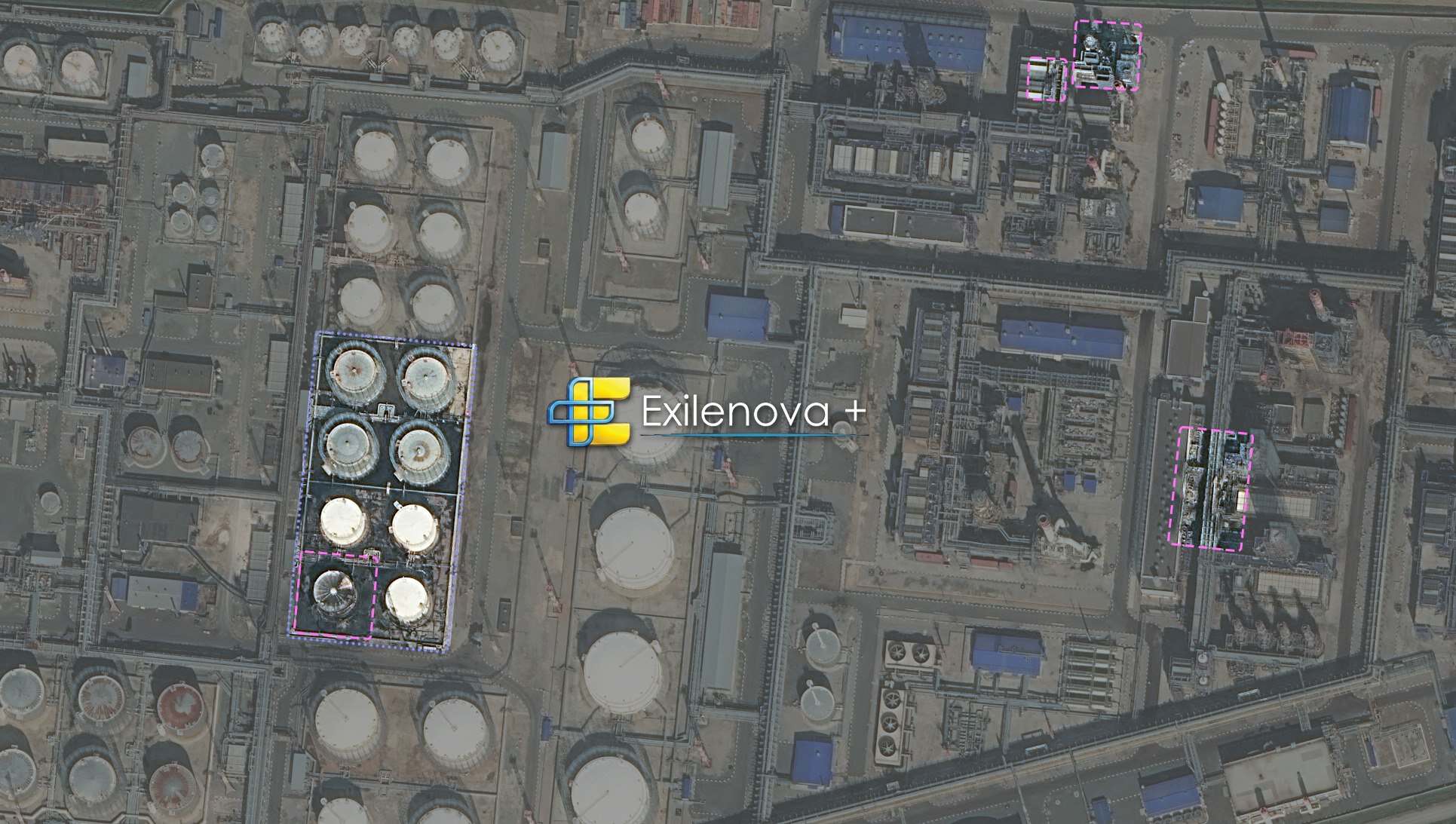 Уражена інфраструктура Тюменського нафтопереробного заводу. Джерело: Exilenova+