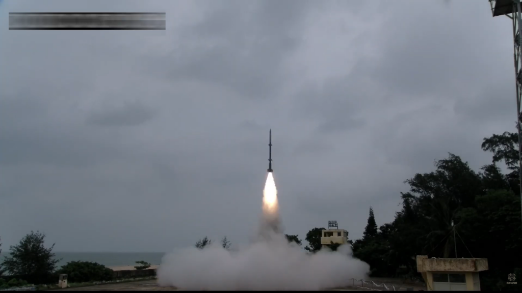Випробувальний пуск ракети Kusha M1. Стоп-кадр з відео міністерства оборони Індії