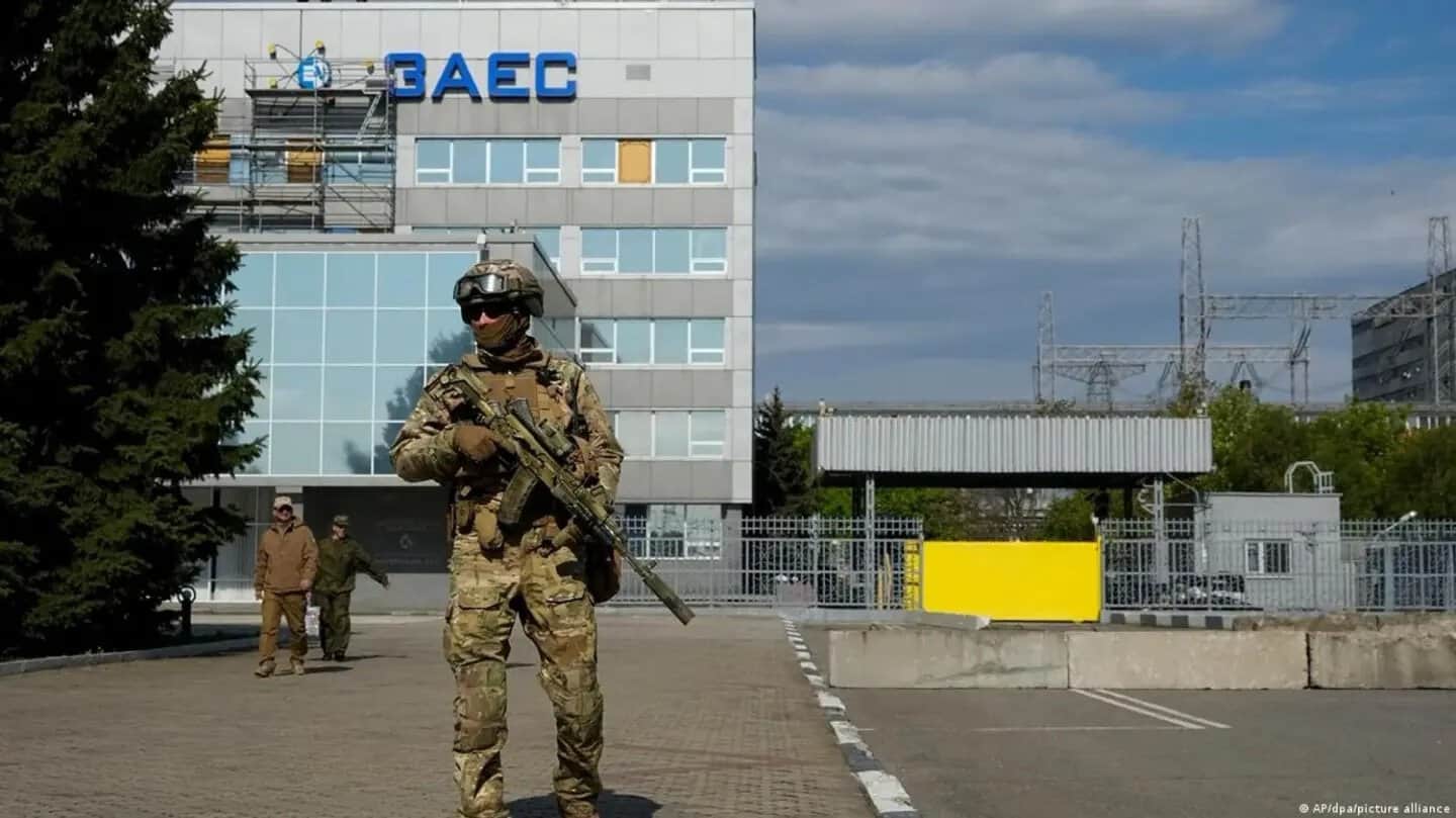 Russian Invaders Build Power Transmission Line for ZNPP Along ‘Road of Death’