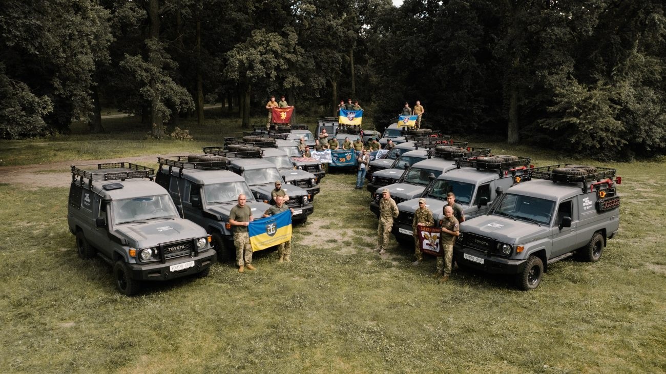 «Повернись живим» передав 20 евакуаційних авто ЗСУ та НГУ