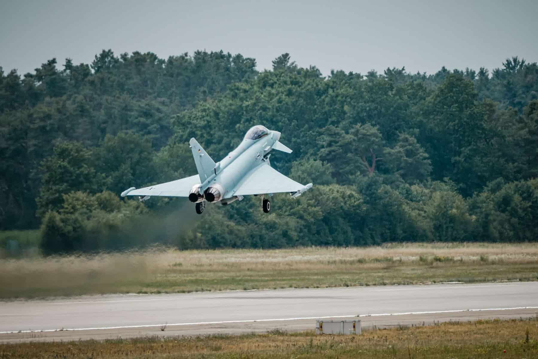 Винищувач Eurofighter версії Tranche 4 вперше піднявся у повітря