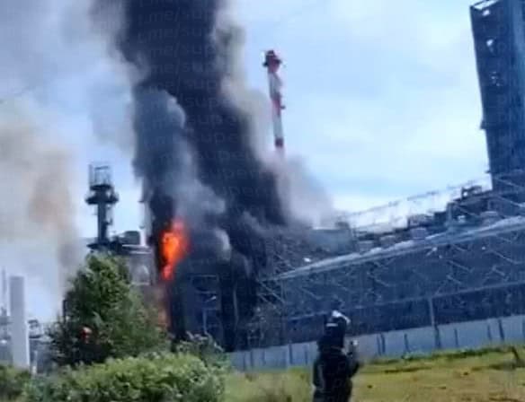 Сили оборони уразили захищений сіткою Тюменський НПЗ за 2000 км від кордону України
