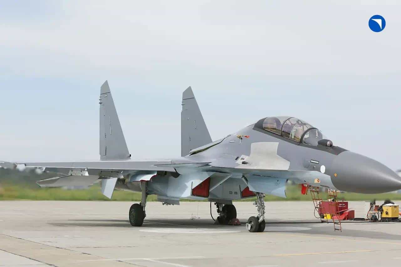 Російський багатоцільовий винищувач Су-30СМ2