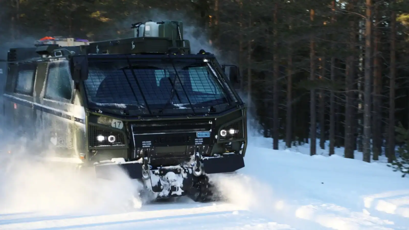 США отримали 19 додаткових всюдиходів BvS10 Beowulf