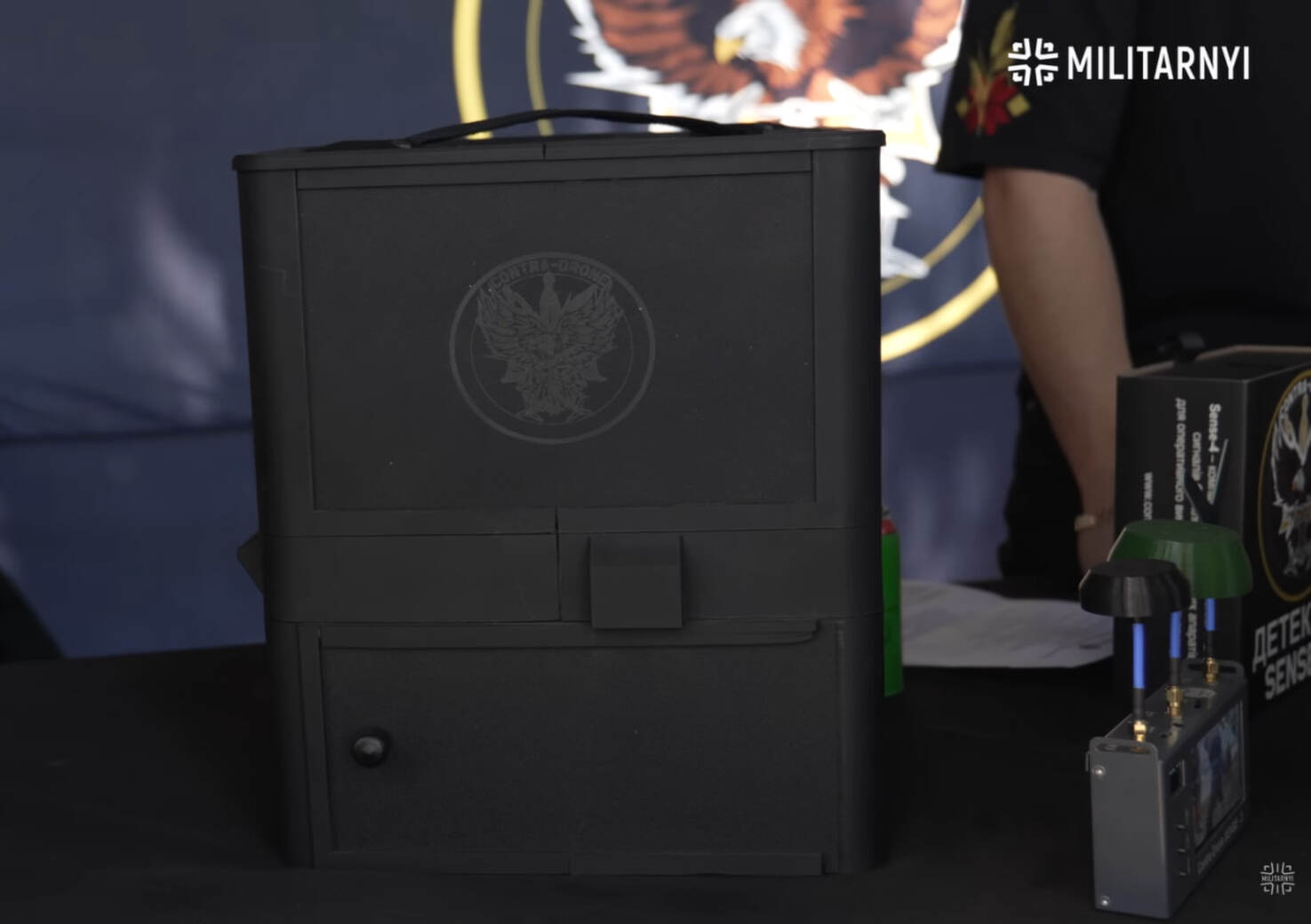 Новий український пристрій D-JACK може відключати FPV-дрони від пультів операторів