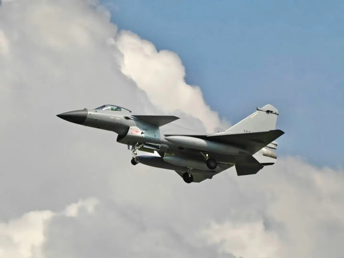 Узбекистан показав китайські J-10CE під час святкування Дня незалежності