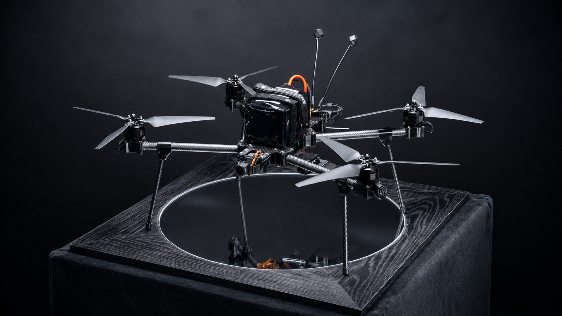 Українська компанія PG Robotics представила оновлений дрон Lucky Strike -1.5 зі збільшеною дальністю