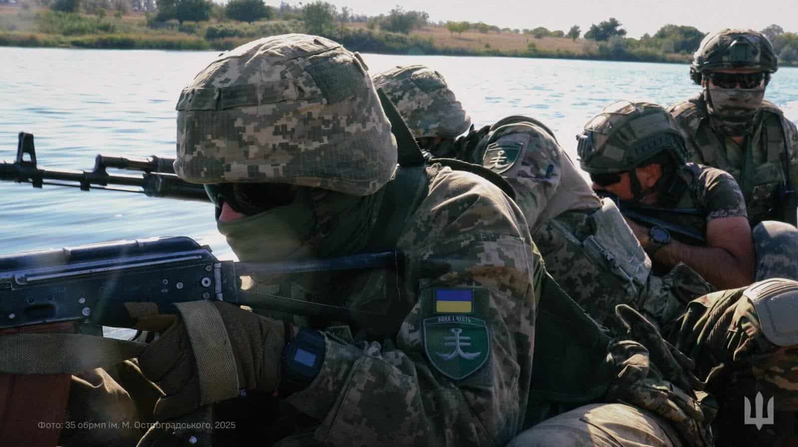 «Там або пощастить, або ні. Мені пощастило двічі» – інтервʼю з морпіхом «Дарниця» про бої на лівобережжі Херсонщини, спроби зайти у Кринки поранення та реабілітацію.