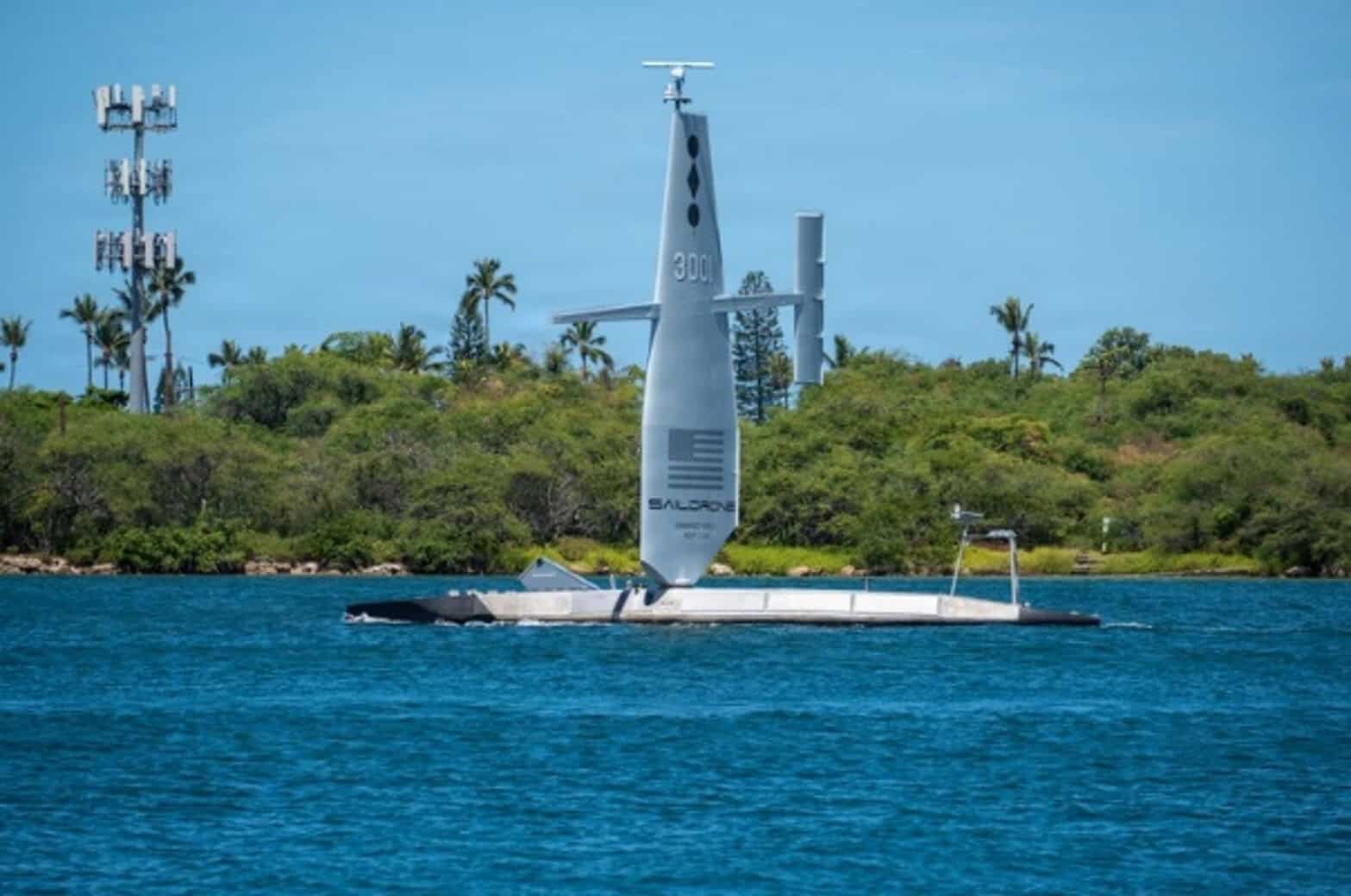 У США надводний дрон Saildrone Surveyor випробували з ракетами JAGM