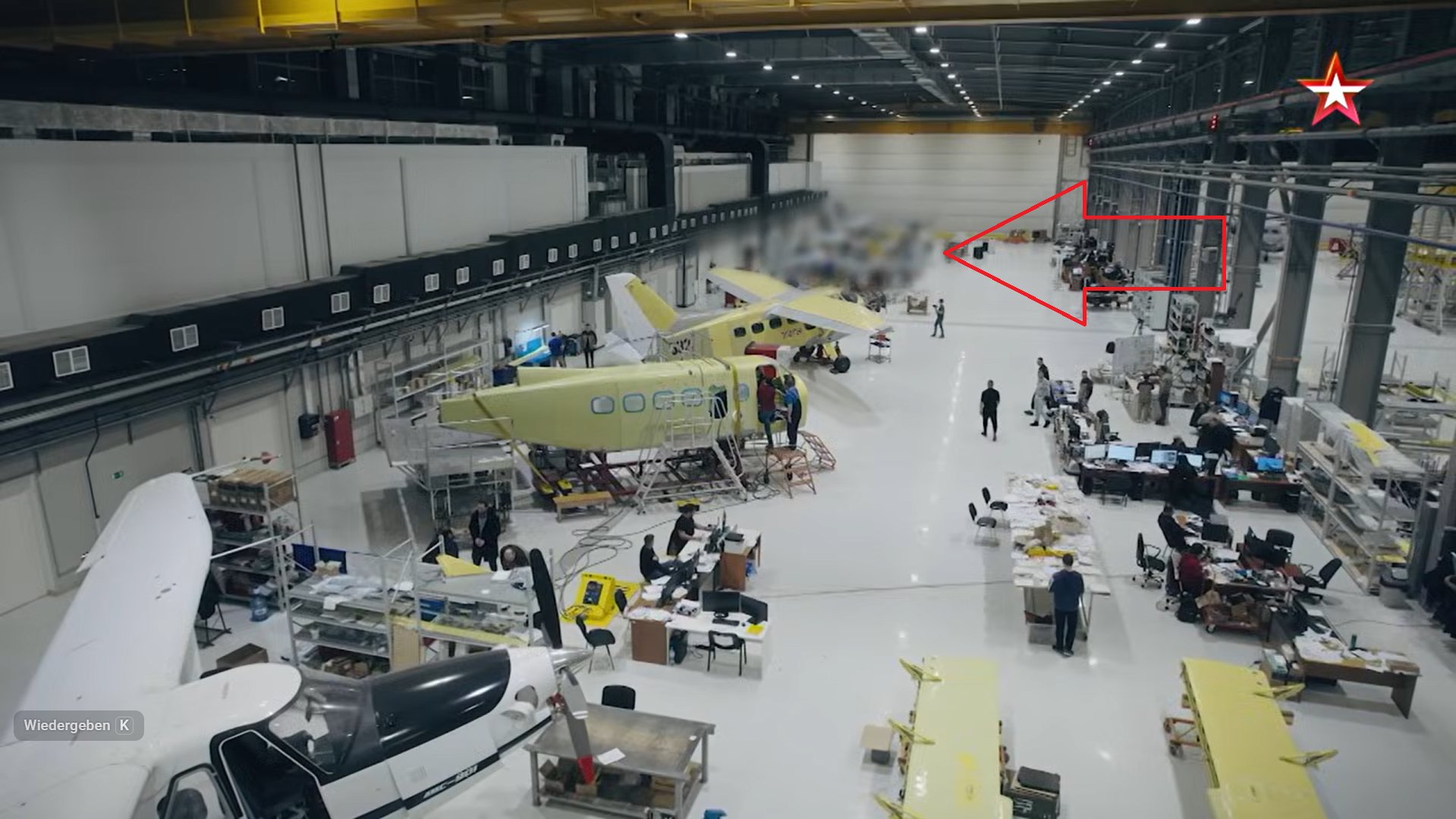 Російські пропагандисти випадково показали літаки УТС-800 на заводі в Єкатеринбурзі