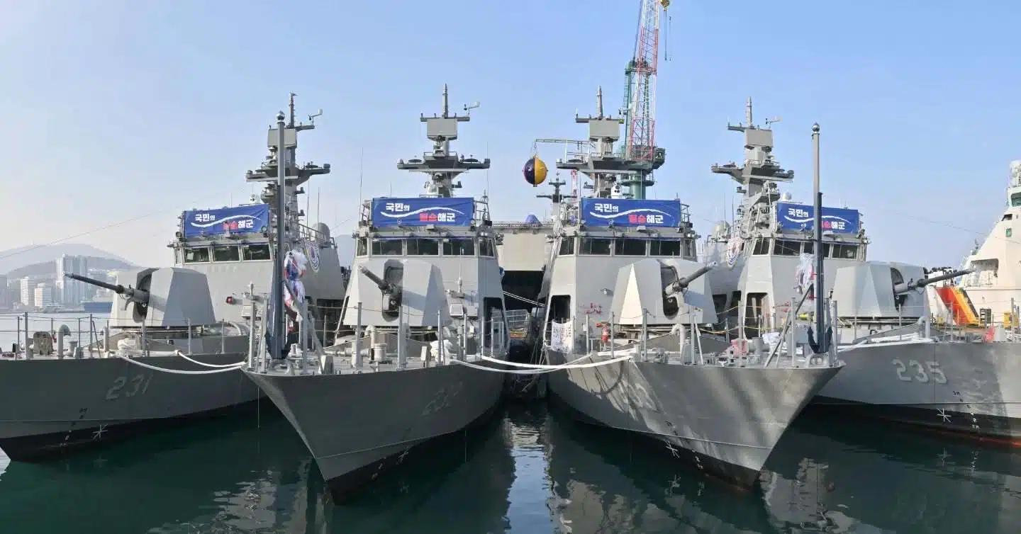 Спущені на воду друга черга кораблів PKX-B на верфі HJ Shipbuilding & Construction у Пусані