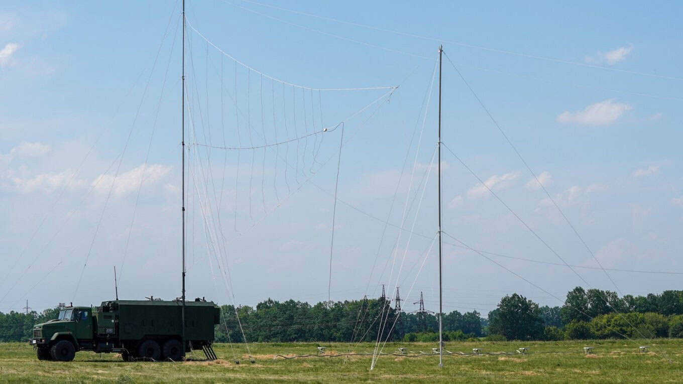 Дружній «вогонь» у радіоефірі: чому РЕБ давить власні БпЛА і як це виправити