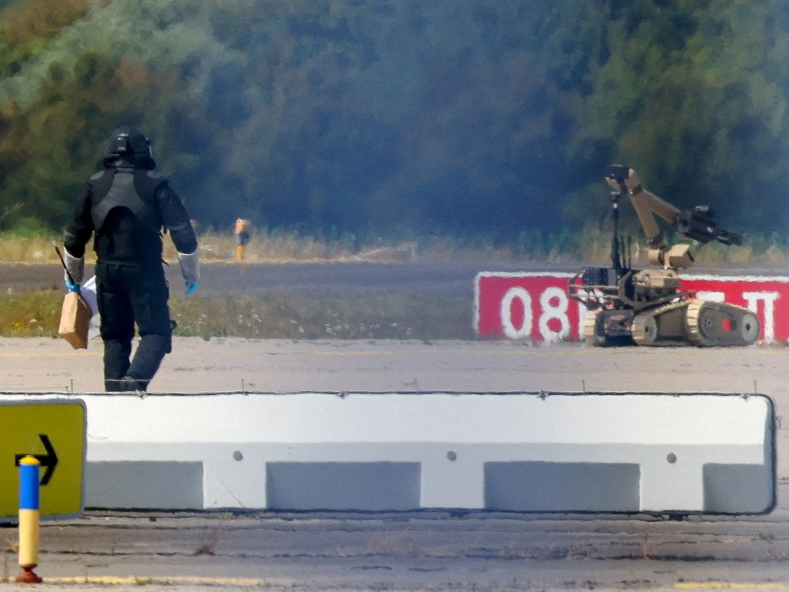 НРК працює із уламками безпілотника в аеропорту Лейпцига