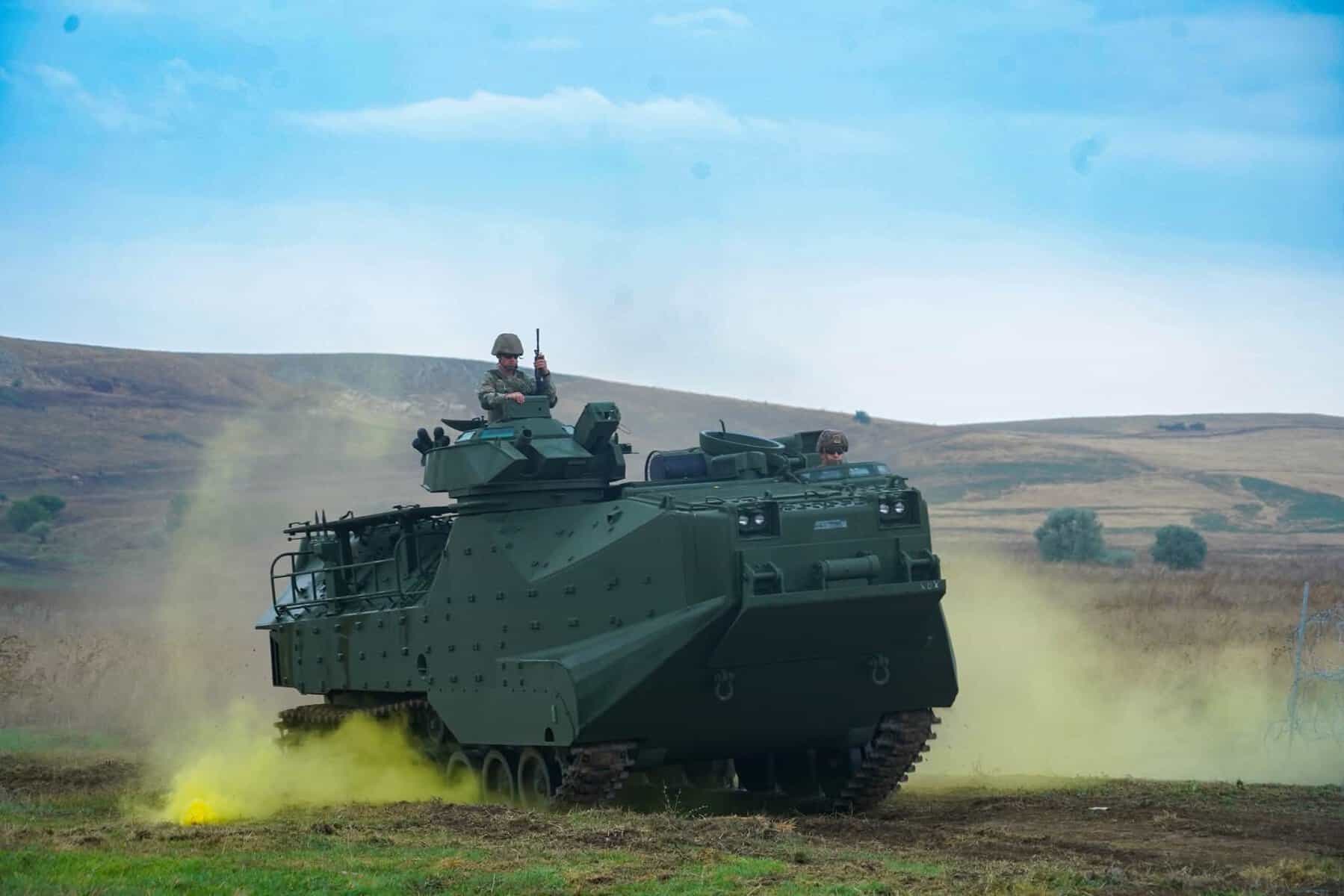 Румунія отримала перші гусеничні амфібії AAV-7 зі США