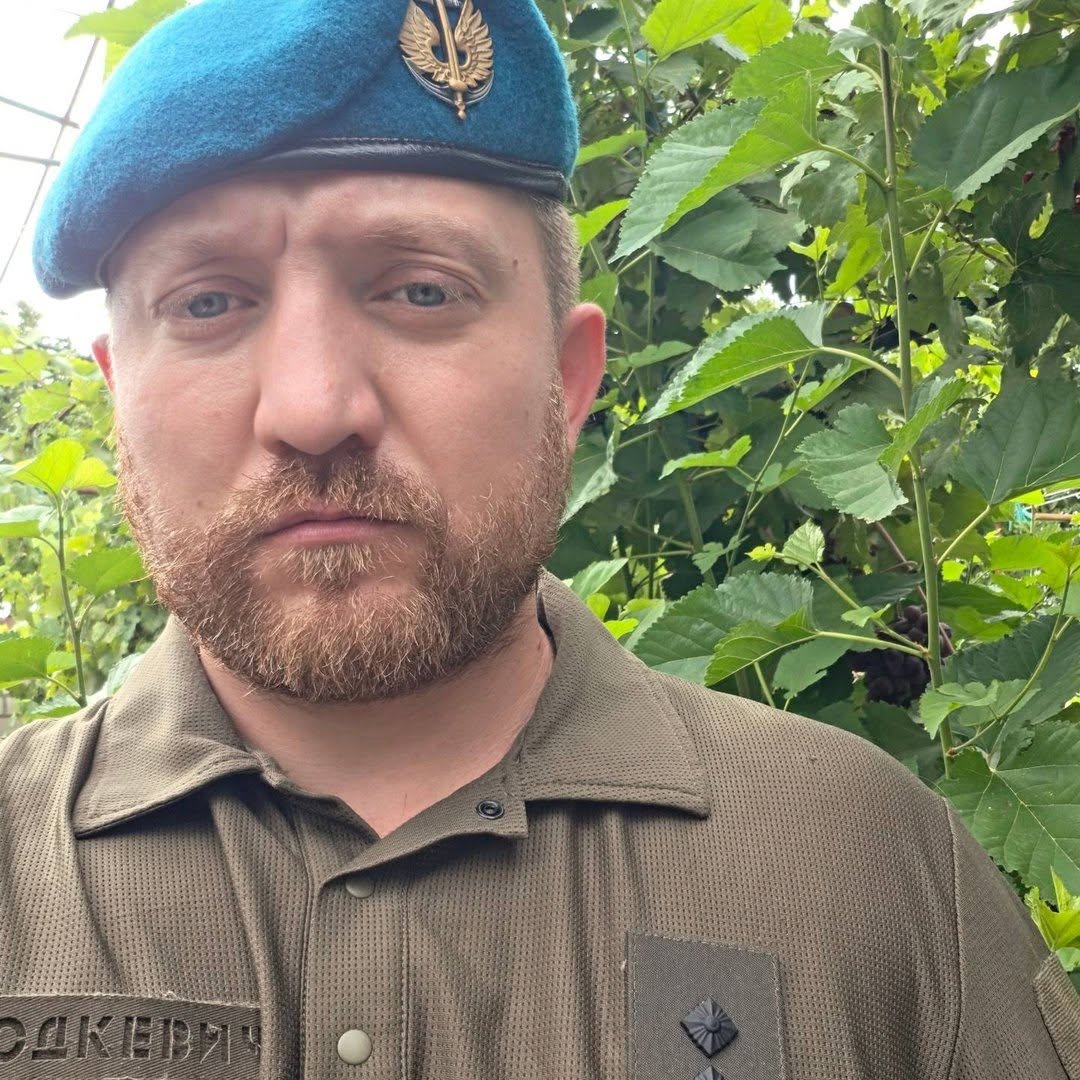 «Поки ми вбивали одних — вже йшли інші» — полковник Артем Холодкевич про перше зіткнення з підрозділами КНДР, бойовий шлях від Маріуполя до Курщини та поранення на Херсонщині