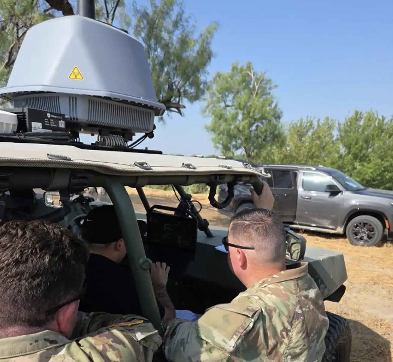 РЕБ DroneSentry-X Mk2 на позашляховиках ISV