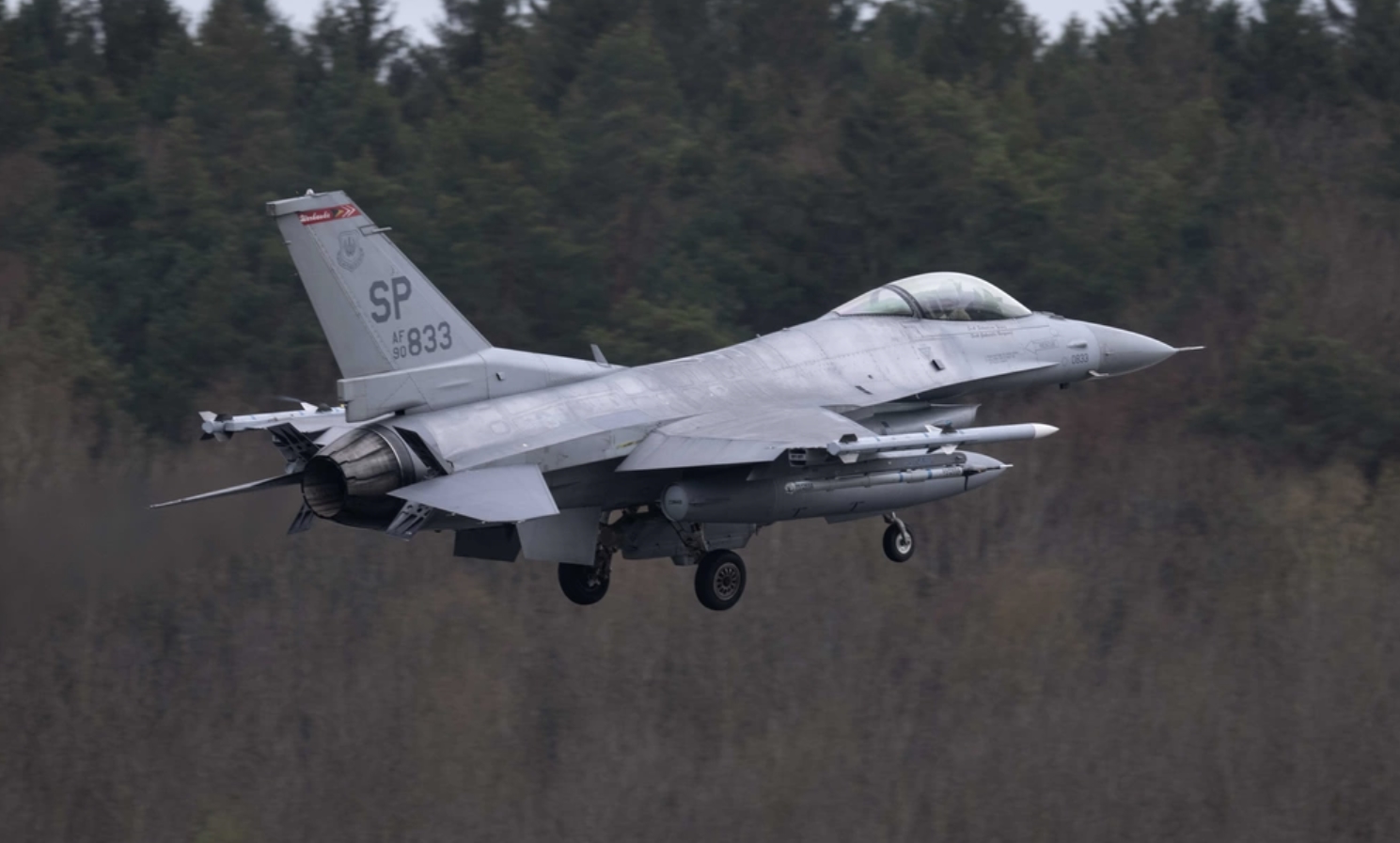 На американській базі Шпангдалем в Німеччині розбився F-16