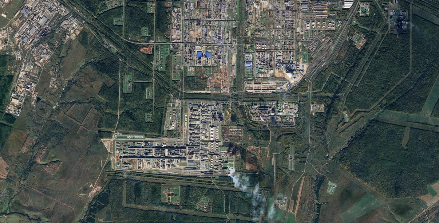 Drones Attack Nizhnekamsk Oil Refinery 1,200 km From Ukraine