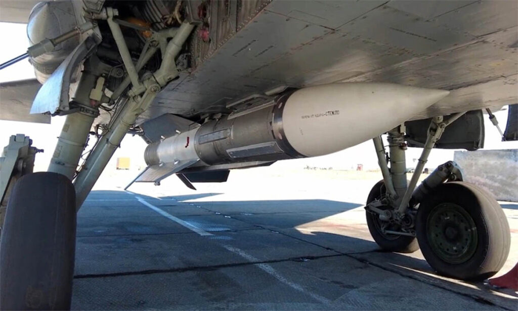 Russian Aerospace Forces Call for R-37M Missile Production to Reach 500 a Year