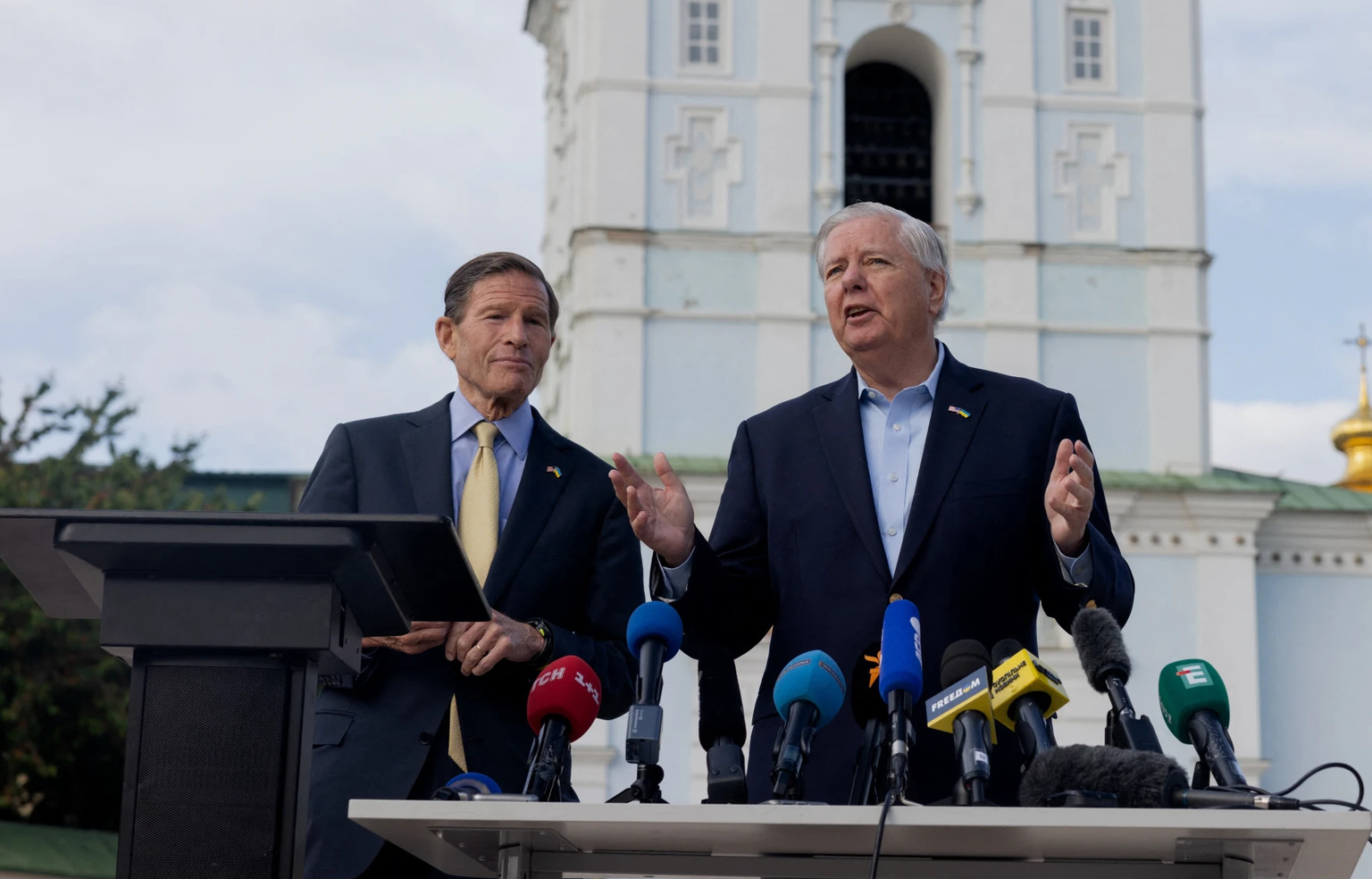 Trump Signs Lindsey Graham Bill Imposing Tariffs of Up to 100% on Buyers of Russian Oil