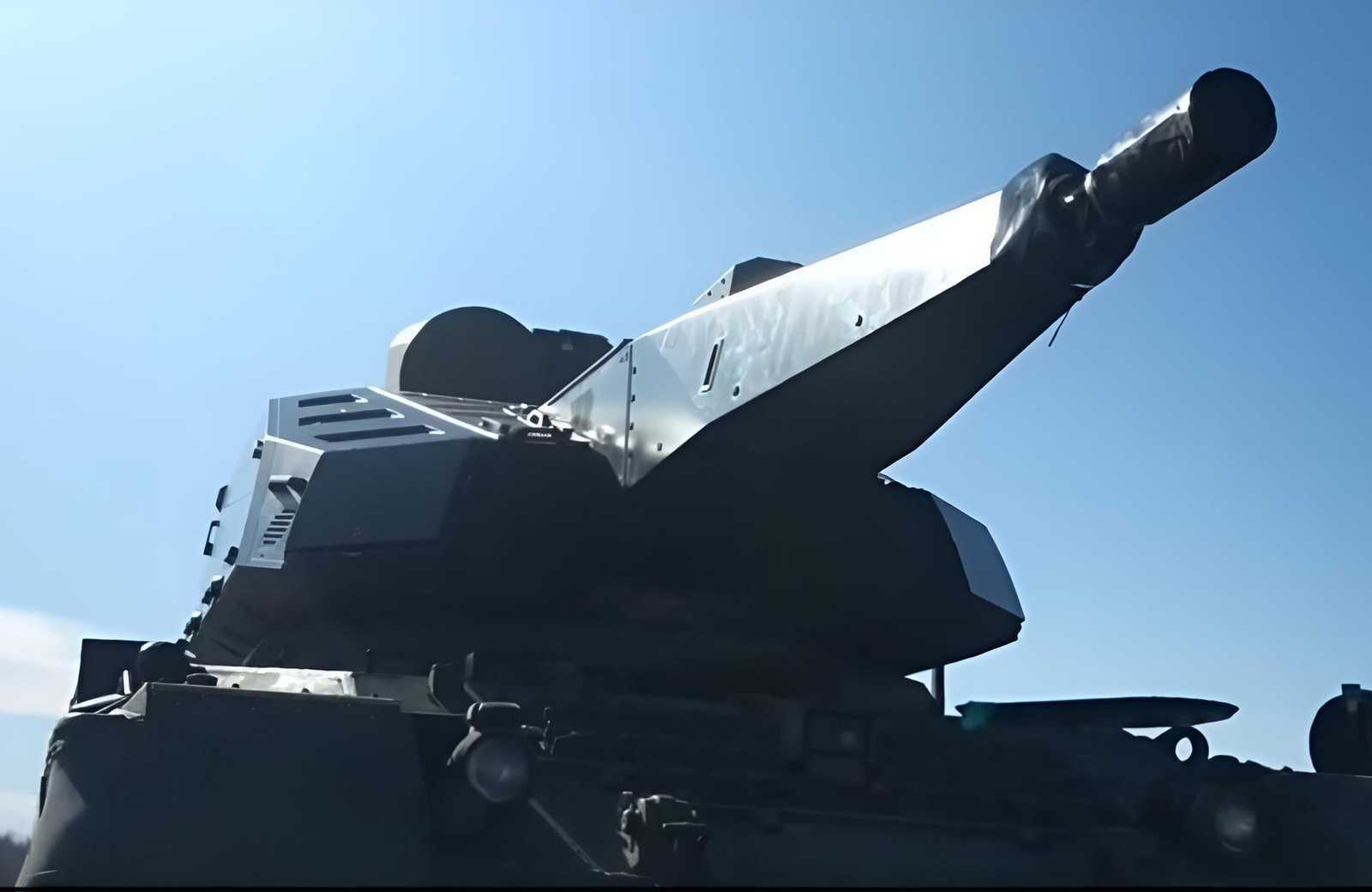 1020th Anti-Aircraft Missile Regiment Receives Skyranger Anti-Aircraft Gun