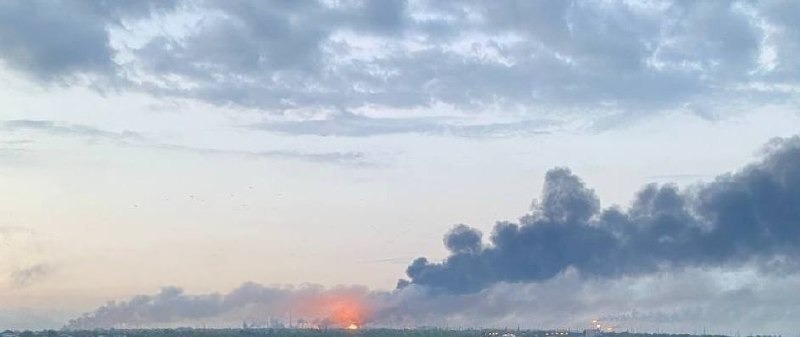 Дрони атакували Сизранський НПЗ — там пожежа